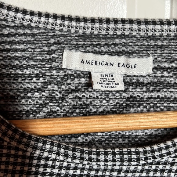 American Eagle. Small. Black Gingham Tshirt - Picture 3 of 3